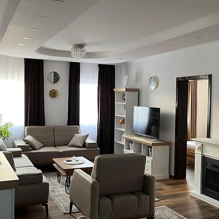Airport Sky Apartments Lux Belgrade Exterior photo