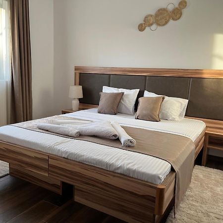 Airport Sky Apartments Lux Belgrade Exterior photo