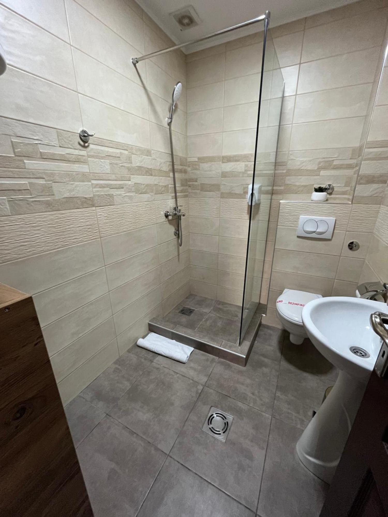Airport Sky Apartments Lux Belgrade Exterior photo